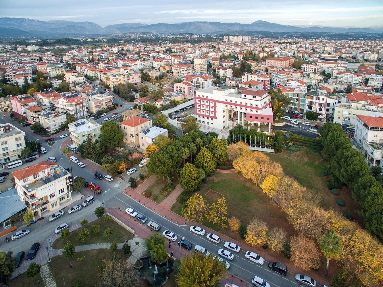 MANAVGAT BELEDİYE BİNASI
