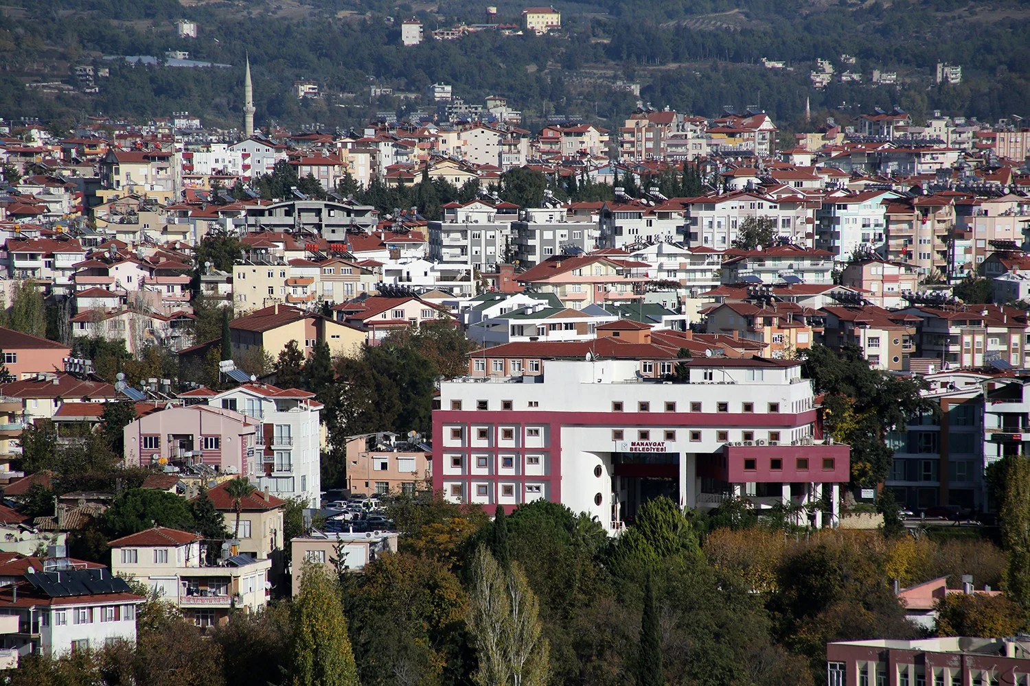 MANAVGAT BELEDİYE BİNASI
